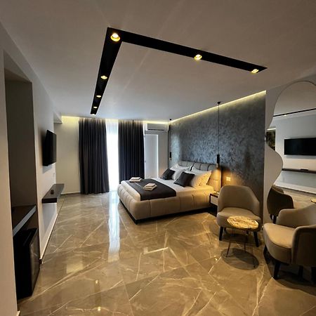 Leodori 3 Suites Shengjin Bagian luar foto