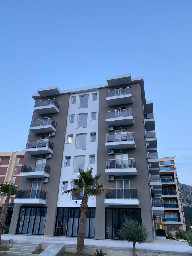 Leodori 3 Suites Shengjin Bagian luar foto